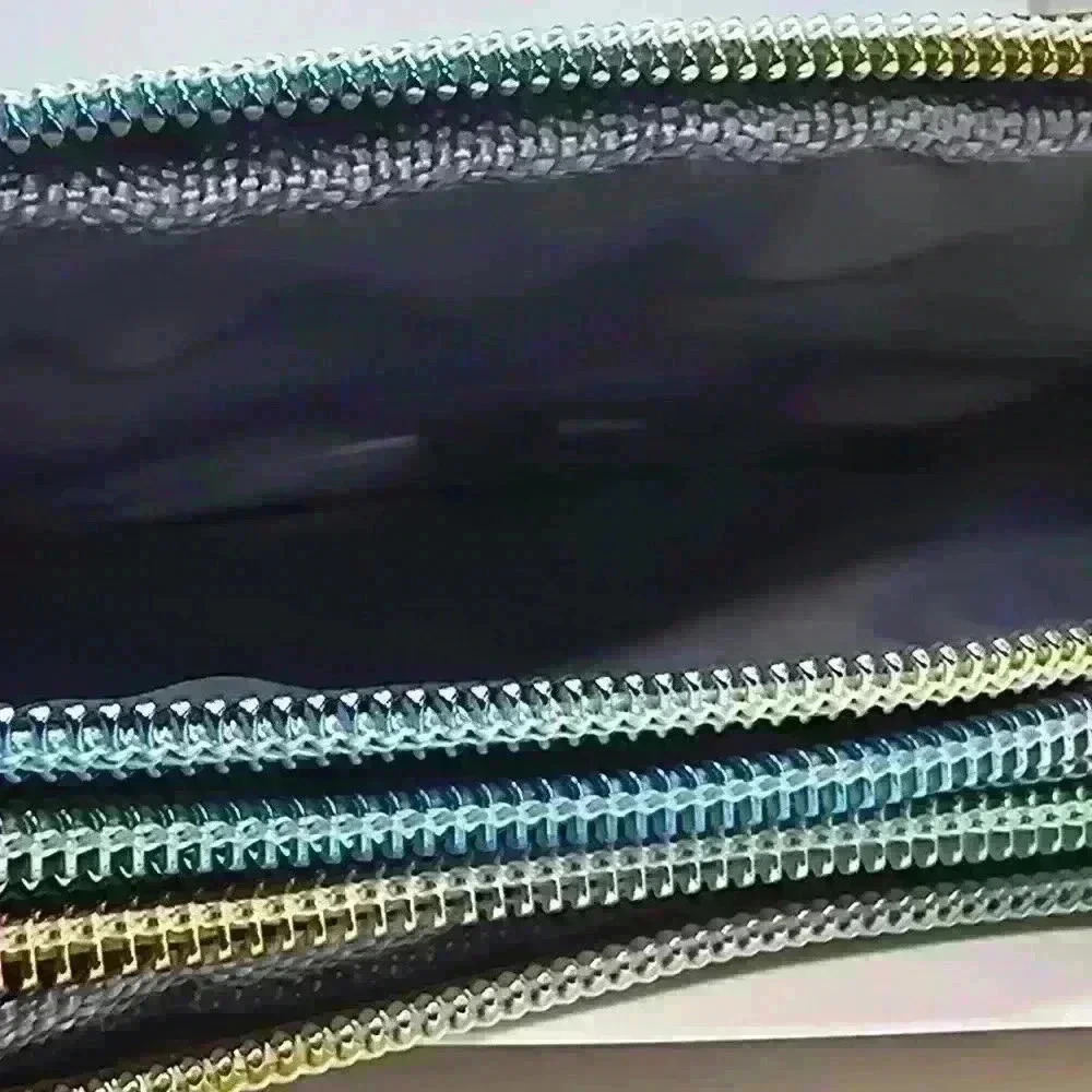 NWOT Fabulous Women's Clutch - Picture 7 of 7